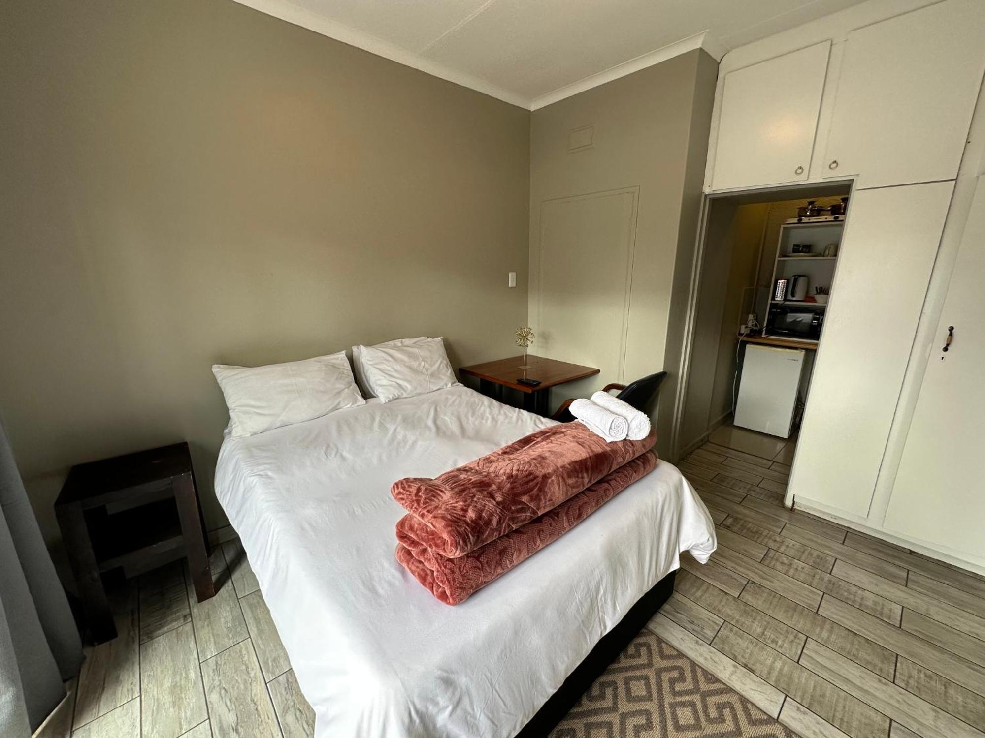Favour Guest House Πολοκουάνε Εξωτερικό φωτογραφία